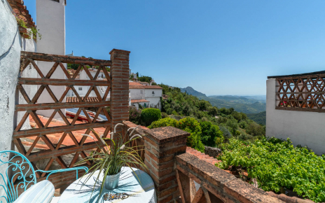Small terrace with views